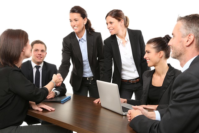oficina corporativa en Madrid sector financiero profesionales trabajando